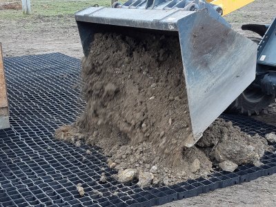 Zatravňovací rohože Mosolut Eaygrid_prosypání